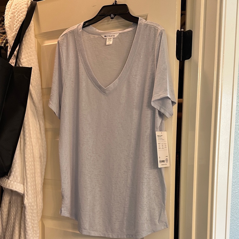 Athleta Women's light blue V-Neck Tee NWT